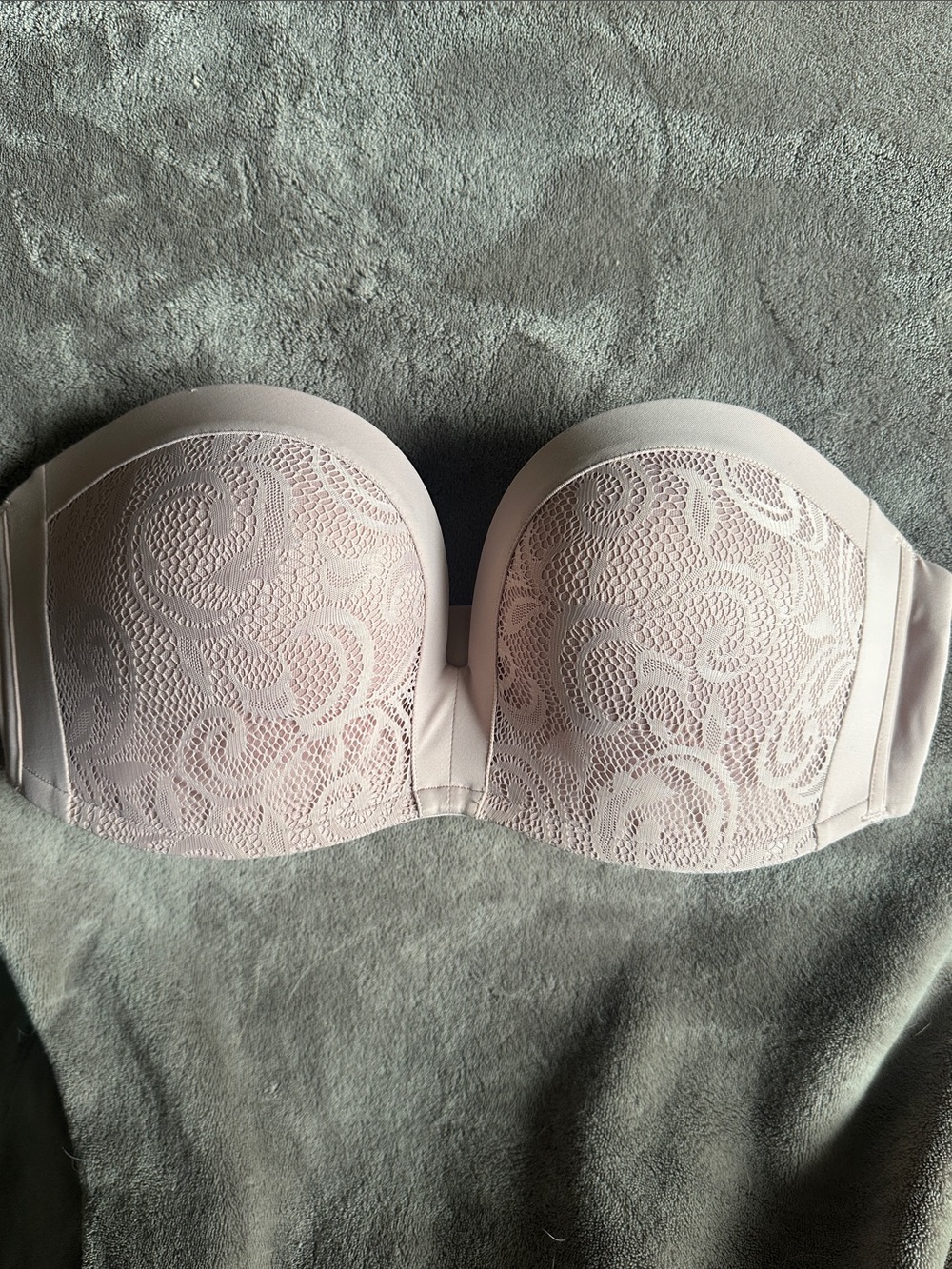 Strapless Lace Bandeau Bra in Light Pink